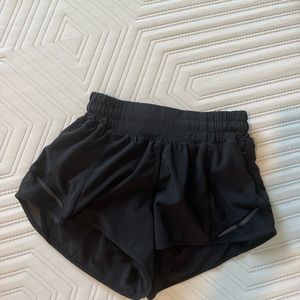 Lululemon hotty hots 2.5